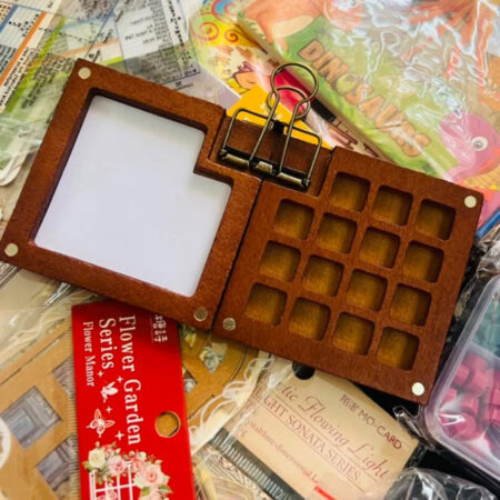 Wooden Travel Palette 15 Wells with Clip